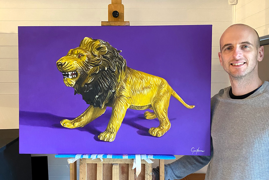 Gary Armer with Long Live the King Lion Painting